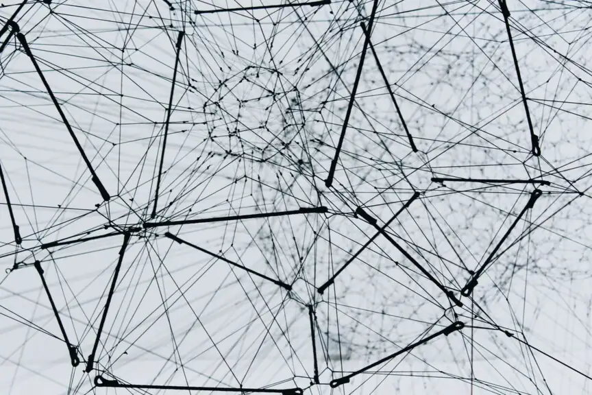 3D 空間に張り巡らされたネットワークノードのワイヤーフレーム構造、相互接続を表現
